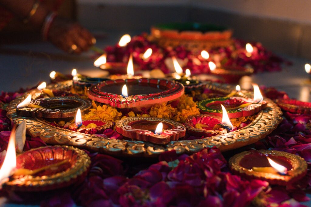 The Festival Of Lights and Gifts-Diwali Unique corporate Diwali presents to offer to your colleagues